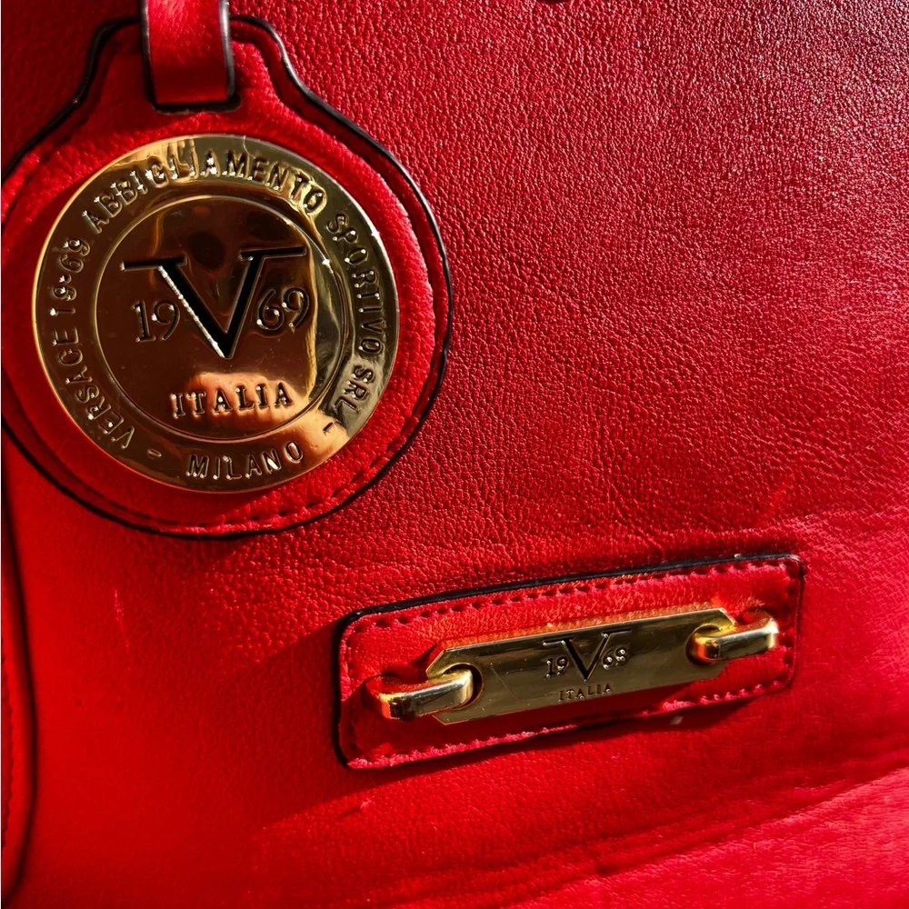 Versace 1969 Abbigliamento Sportivo
SRL Milano Italia | Color: Red - Picture 2 of 10